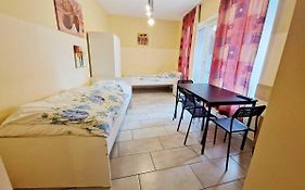 Cozy Apartments In Muelheim