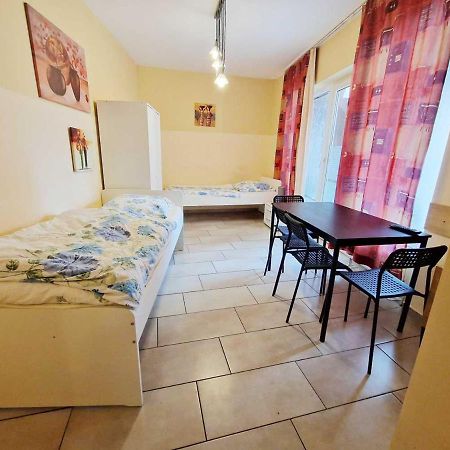Cozy Apartments In Muelheim Cologne Exterior photo