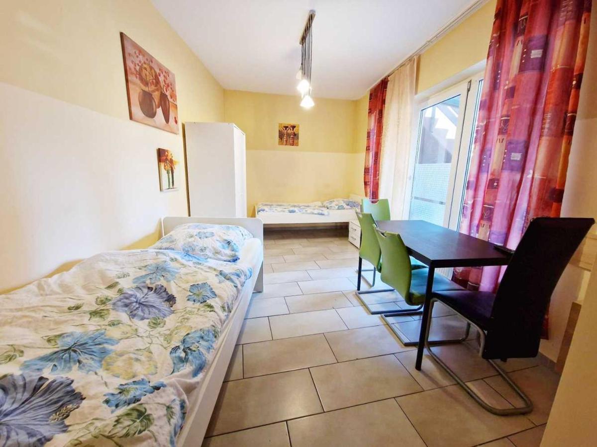 Cozy Apartments In Muelheim Cologne Exterior photo