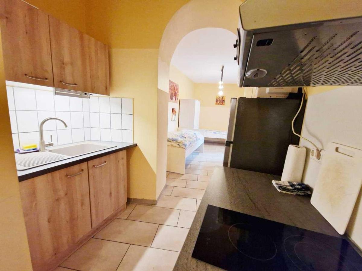 Cozy Apartments In Muelheim Cologne Exterior photo