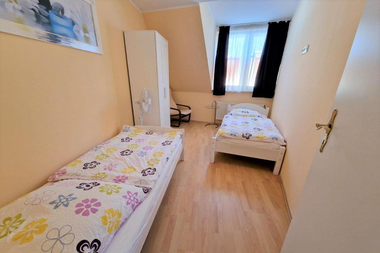 Cozy Apartments In Muelheim Cologne Exterior photo